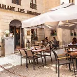 Les Armures Hotel
