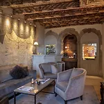 Hotel Les Armures 5*