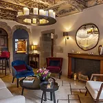 Les Armures Hotel