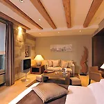 Les Armures Hotel