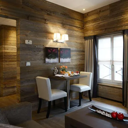 Les Armures Hotel