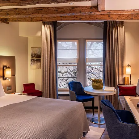 Les Armures Hotel 5*