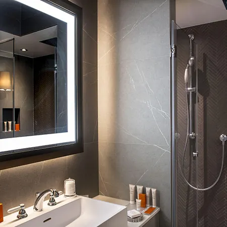 Les Armures Hotel 5*